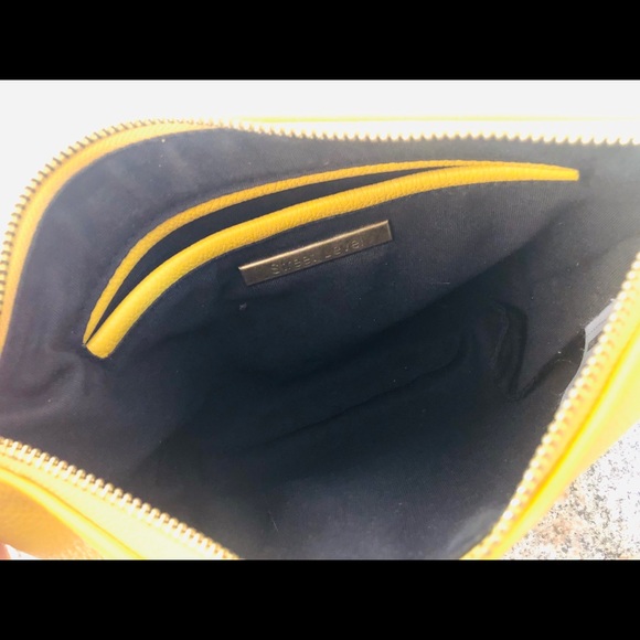 Street Level Lyna Woven Yellow Clutch - Picture 2 of 6